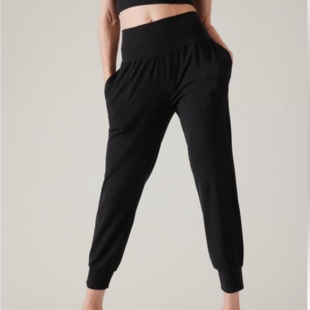 Athleta Salutation Jogger